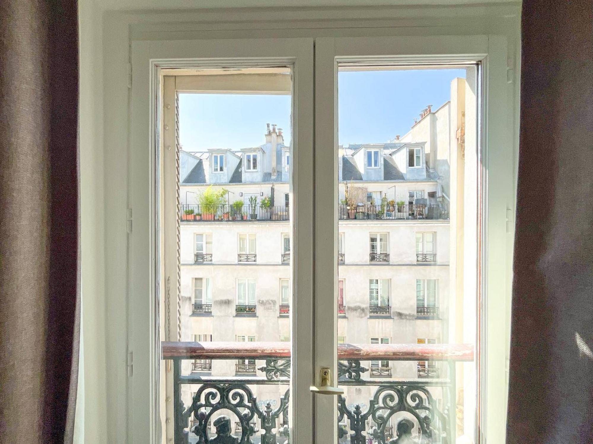 143 - Urban Charming Flat In Center Of Appartamento *