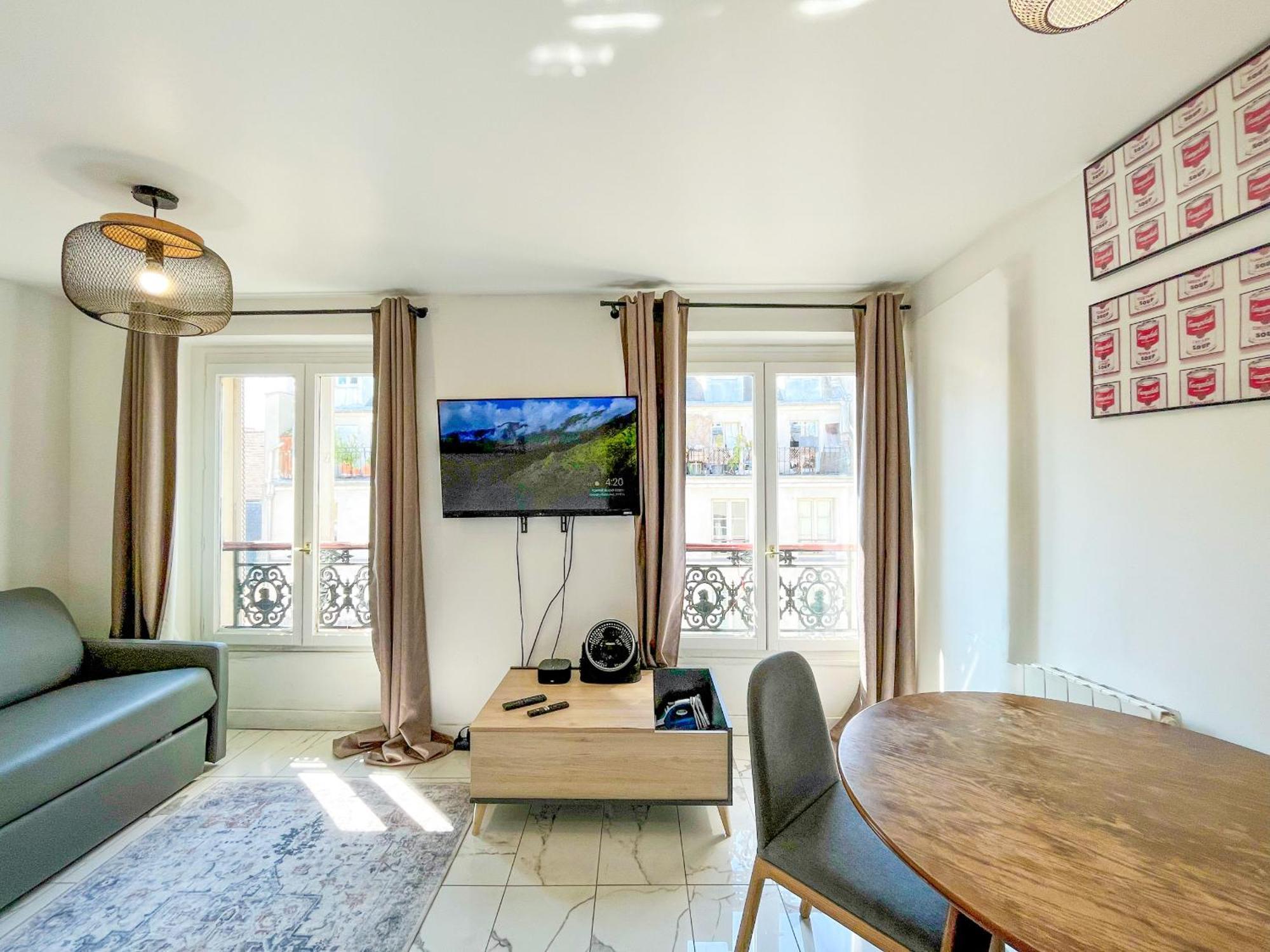 143 - Urban Charming Flat In Center Of Appartamento