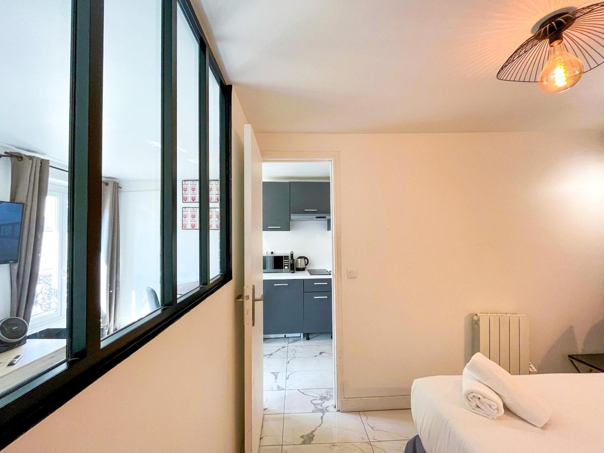 143 - Urban Charming Flat In Center Of Appartamento Parigi