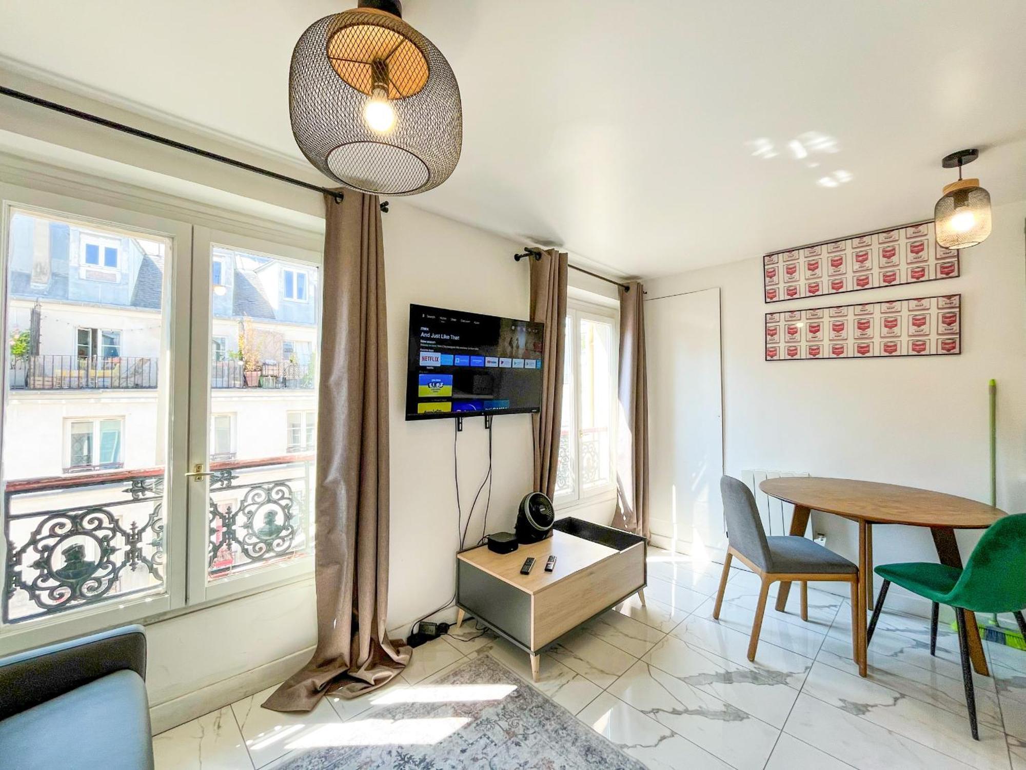143 - Urban Charming Flat In Center Of Appartamento *