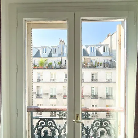 143 - Urban Charming Flat In Center Of Apartment *