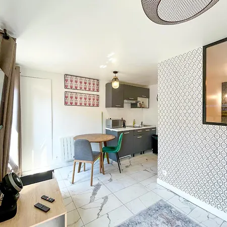 Apartment 143 - Urban Charming Flat In Center Of