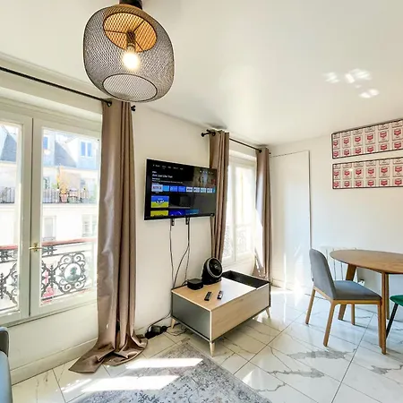 143 - Urban Charming Flat In Center Of Appartamento *